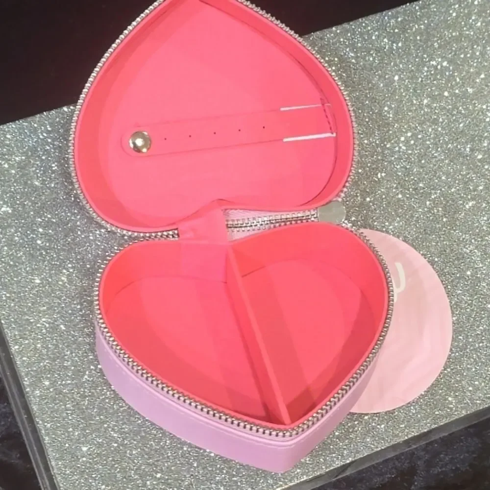 Barbie Heart-Shaped Zippered Jewelry Travel Case‎